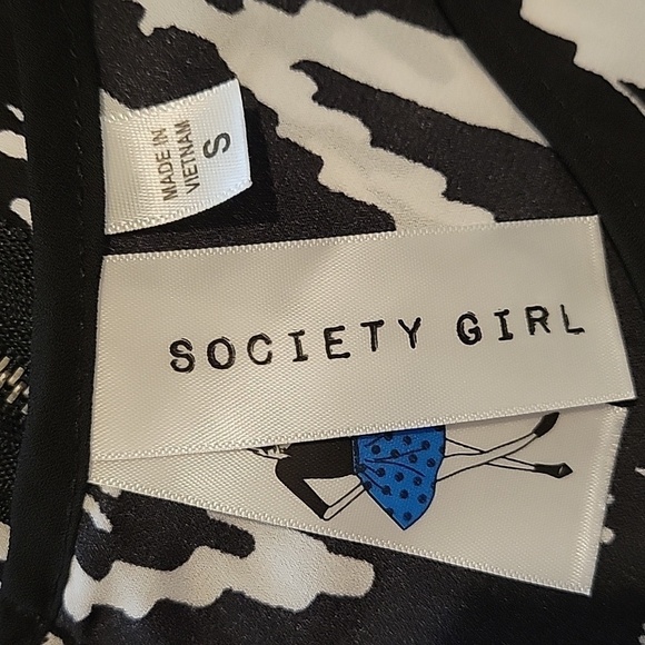 Society Girl small black and white print with colorful embroidery tank top - Picture 4 of 6